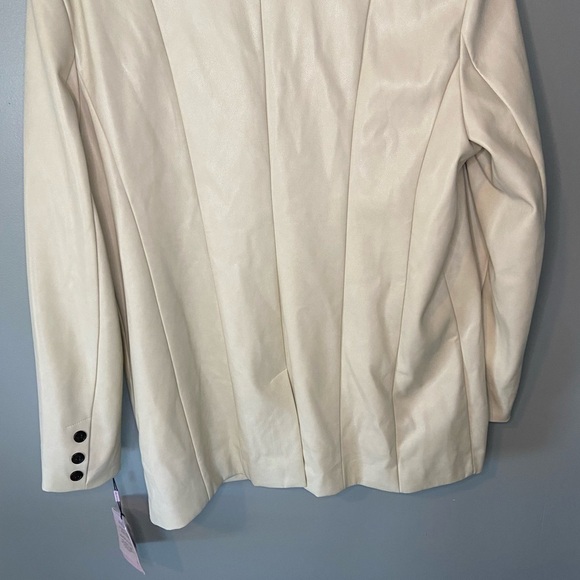 NWT Avec Les Filles Faux Leather Structured Boyfriend Blazer Cream Beige - Picture 8 of 12